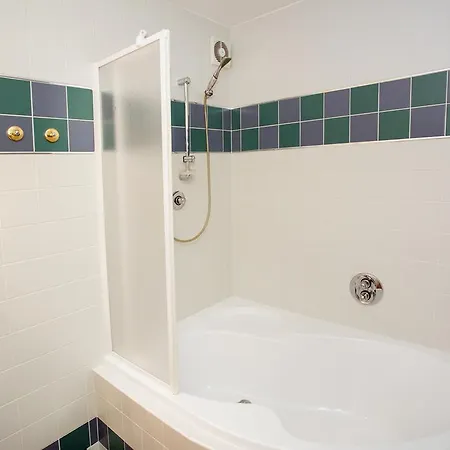Hotel Laguna 3*