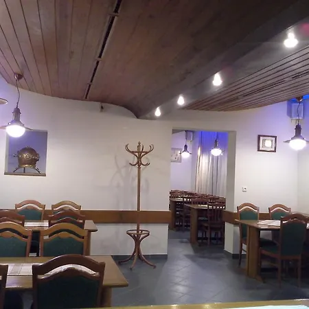 Laguna Hotel 3*